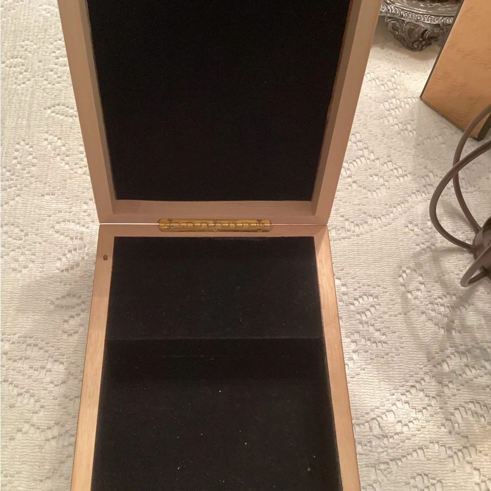 Lowe’s 1987 Dorothy Wizard of Oz Jewelry Box
